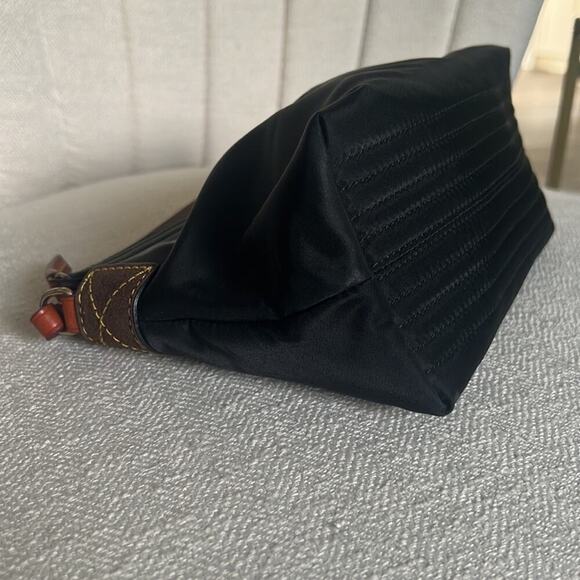 Dooney & Bourke Women’s Casual Black Nylon and Leather Handbag - Picture 4 of 16